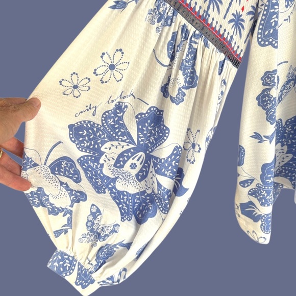 Like New Anthropologie Emily Lovelock Emma Top Medium Floral Elephant Palm Tree - Picture 4 of 11